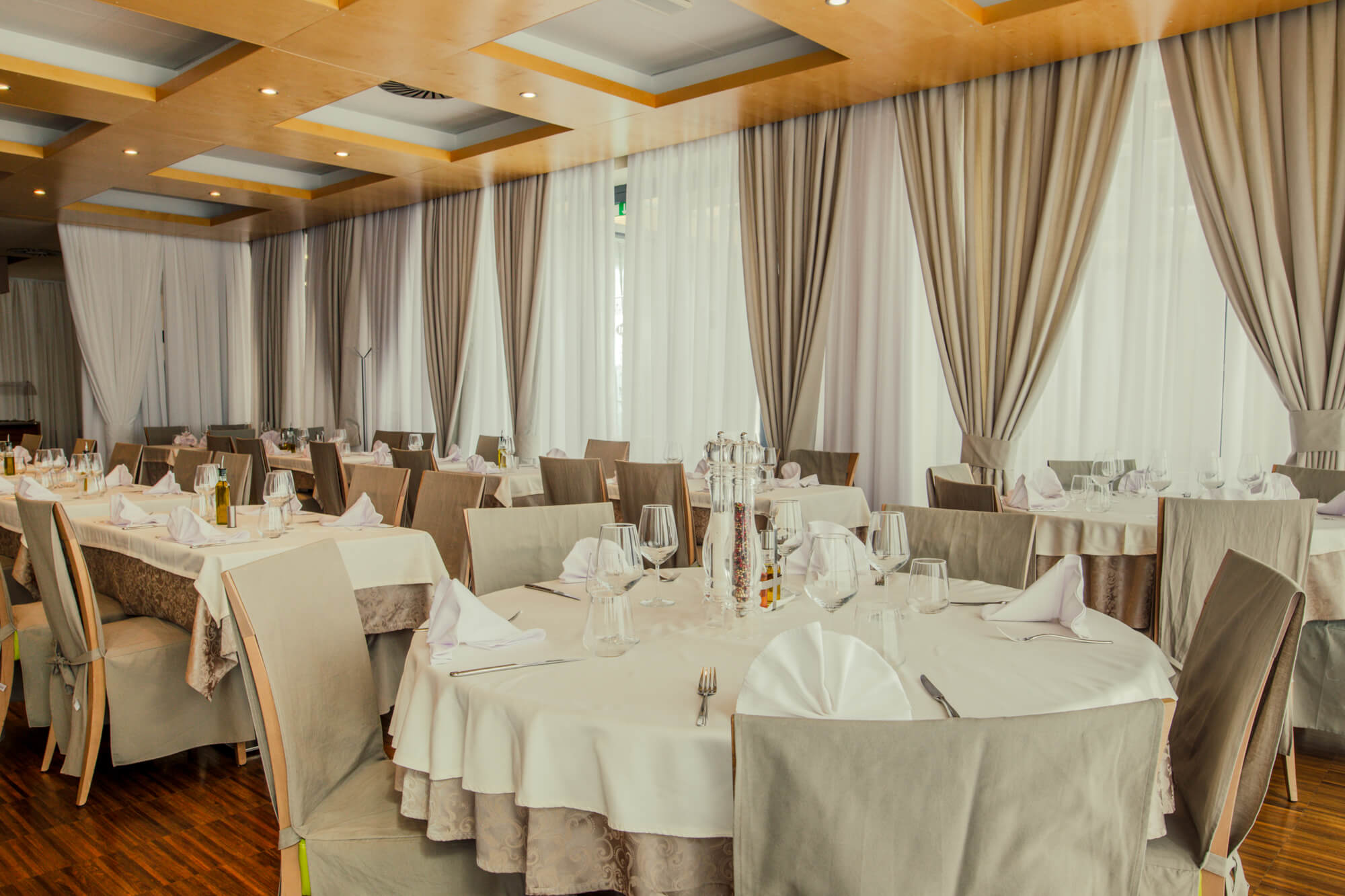 safir_restavracija_002-1-of-1-3